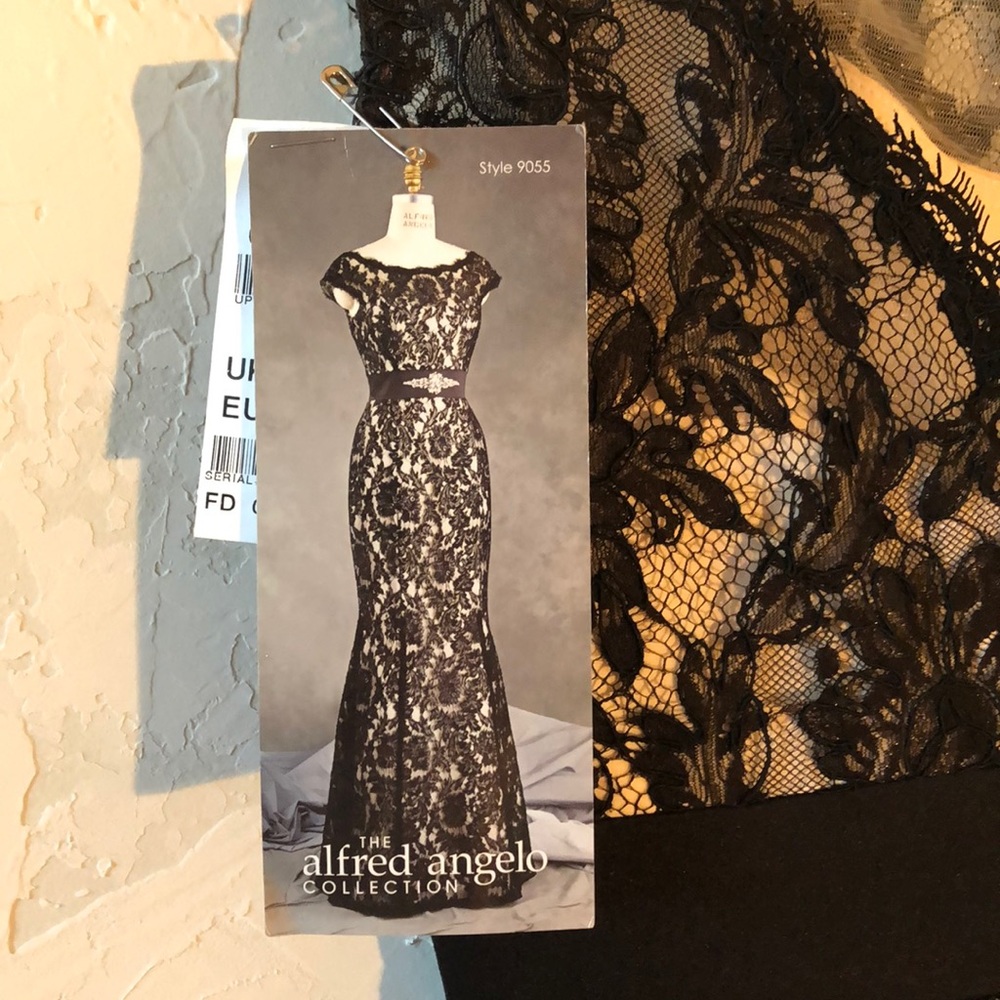 Alfred Angelo - Picture 3 of 9